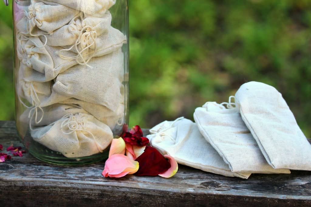 healing bath recipe: rose and chamomile bath tea bags
