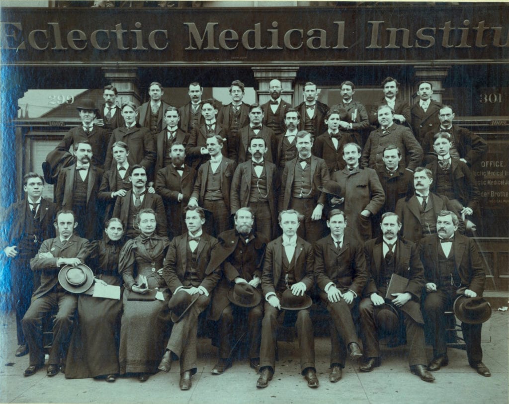 Eclectic Medical Institute Cincinnati grads, circa 1890
